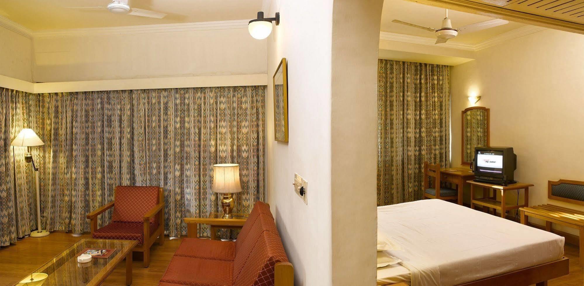 فندق Kochiفي  فندق أباد المظهر الخارجي الصورة